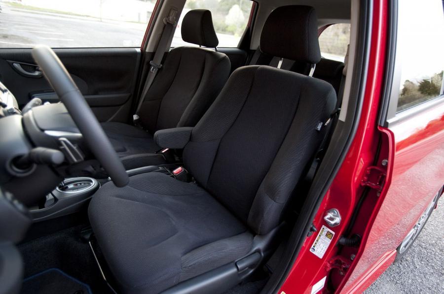  Honda Fit Sport 2013 года  (фото 14 из 31)